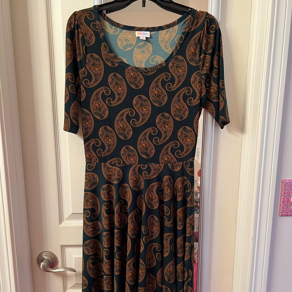 LuLa Roe Dress. Size Medium! EUC green/copper! 🍁
